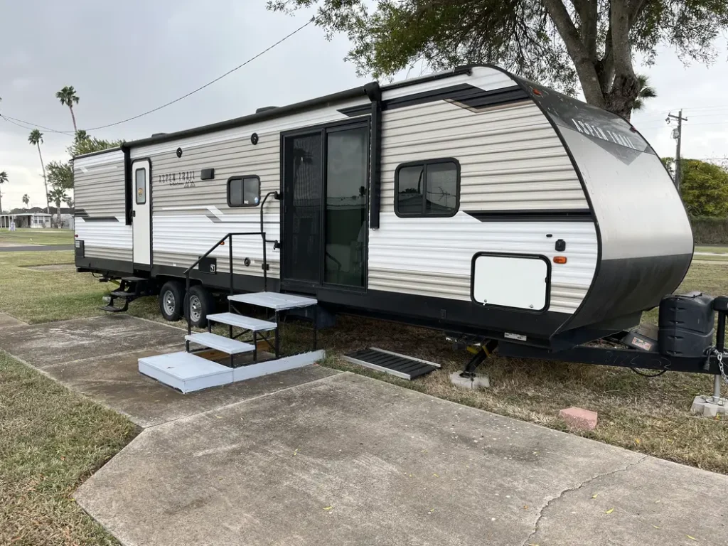 36ft 2-Bedroom 2020 Aspen Trail Trailer for Sale – Showroom Condition!